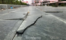 Vừa khánh thành, đá lát công viên ở Hải Phòng đã hư hỏng