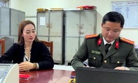 Công an tiếp tục xác minh cô đồng bổ cau xem bói 'đúng nhận sai cãi'
