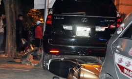 Chiếc Lexus gây tai nạn liên hoàn.