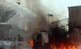 Hiện trường vụ cháy ở trạm xăng 2B Trần Hưng Đạo. Ảnh: Minh Đức