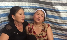 Vụ ô tô đâm xe đạp điện, 3 trẻ tử vong: Áo tang trắng thôn nghèo