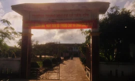 Học sinh lớp 6 bị mẹ đến tận trường 'bắt cóc'