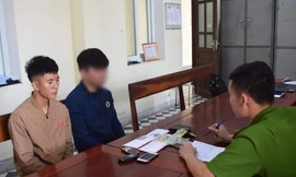 Hai đối tượng bị bắt giữ tại cơ quan công an