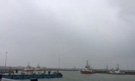 Chìm tàu ở Hà Tĩnh: Nỗ lực tìm kiếm 10 nạn nhân mất tích