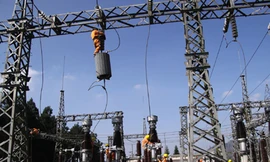 Doanh nghiệp 'tố' bị ép dùng điện giờ cao điểm