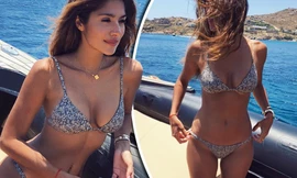 Ngất ngây ngắm người đẹp Úc căng đầy sức sống ở biển Hy Lạp