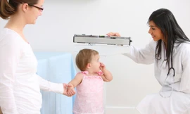 Làm sao tăng chiều cao cho con khi bố mẹ thấp?