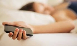 Hạn chế sử dụng điện thoại di động để giảm nguy cơ mắc u não