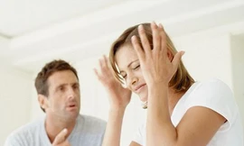 Đàn ông nào đến với tôi cũng bị nhà chồng cũ ném đá