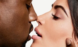 Vợ chồng Kim Kardashian nồng nàn, tình tứ