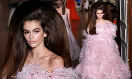 Con gái 16 tuổi của Cindy Crawford lộng lẫy như công chúa