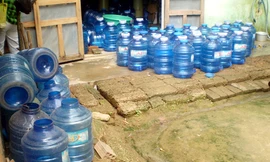 Nước đóng bình giá rẻ có thể tiềm ẩn nguy cơ gây ung thư