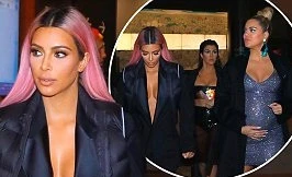Chị em nhà Kim Kardashian mặc gợi cảm dạo phố đêm ở Tokyo