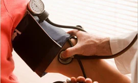  Cấy thiết bị hạ huyết áp