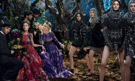 Claudia Schiffer tỏa sáng và kiêu sa khó cưỡng