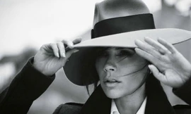 Bà Becks lạnh lùng quyến rũ