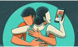 Cuộc sống luôn có những người miệt mài thả thính nhưng lại thích giấu chuyện đã có người yêu. Ảnh: D018. 