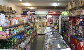 Nhiều cửa hiệu chọn mở hàng ngày mùng 6 Tết