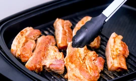 6 loại thực phẩm không bao giờ nên ăn tái hoặc sống 