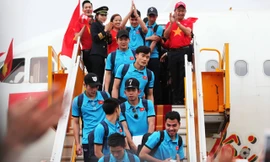 Phạt 40 triệu đồng vụ 'biểu diễn' trên máy bay đón U23 Việt Nam