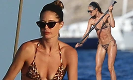 Ngỡ ngàng ngắm dáng tạc tượng, cơ bụng 6 múi của mỹ nhân Hà Lan