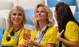 Mỹ nữ tuyển Anh đọ sắc với người đẹp Thụy Điển ở tứ kết 