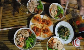  Cao lầu, hoành thánh trứ danh phố Hội