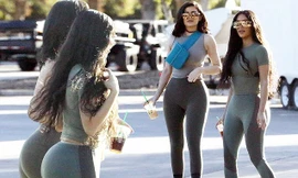 Kim Kardashian và em út Kylie Jenner mặc bó sát lộ ‘siêu vòng 3’ 
