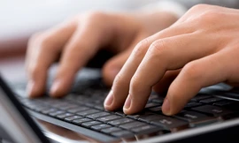 Suýt ly dị vợ vì thói quen đăng status 'câu like'