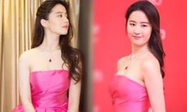 ‘Công chúa’ Lưu Diệc Phi gợi cảm với đầm hồng cúp ngực 