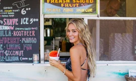 Người đẹp Mỹ mặc gợi cảm rạng rỡ đón xuân