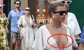 Nàng mẫu Sofia Richie 'thả rông' vòng 1 táo bạo bên bạn trai hơn 16 tuổi