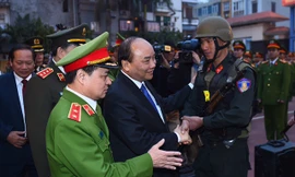 Thủ tướng kiểm tra công tác sẵn sàng chiến đấu của Cảnh sát cơ động