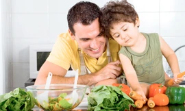 5 thực phẩm bảo vệ đôi mắt bé