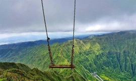 Xích đu cho những người 'chán sống' ở Hawaii