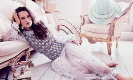 Vẻ đẹp mong manh cuốn hút của mỹ nhân phim 'Cướp biển Caribe'