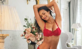 Dàn thiên thần Victoria's Secret gợi cảm hết cỡ với nội y Holiday