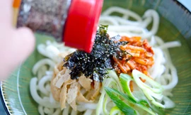 Lạ miệng với mỳ udon kim chi 
