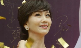 Bất ngờ với nhan sắc không tuổi của người đẹp ‘Bến Thượng Hải’