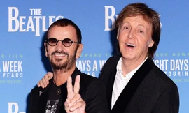 Gần 80 tuổi, cựu thành viên The Beatles vẫn trẻ trung phong độ