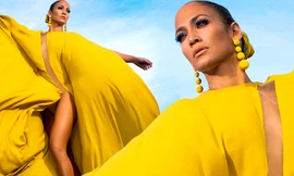 Jennifer Lopez rực lửa với đầm xẻ ấn tượng