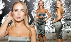 Mỹ nhân áo tắm Anh quốc Kimberley Garner phô diễn đường cong hút mắt