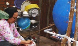 Nước sinh hoạt nhiễm bẩn sau mưa lũ: Mách bạn cách khử trùng