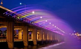 Đài phun nước cầu vồng lung linh ở Seoul 