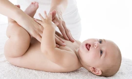 Massage cho bé