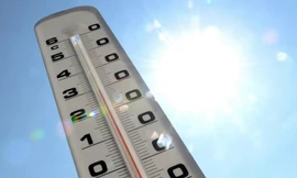 Cảnh giác với bệnh sỏi thận khi trời nóng