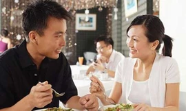 Quá để mắt tới chồng càng dễ mất chồng!