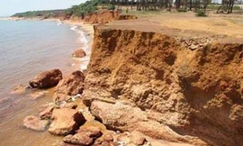 Bờ biển Việt Nam đang bị xói mòn