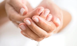 'Đánh bay' tình trạng đổ mồ hôi tay chân bằng nguyên liệu tự nhiên