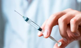 Đình chỉ công tác điều dưỡng tiêm nhầm thuốc cho bệnh nhi